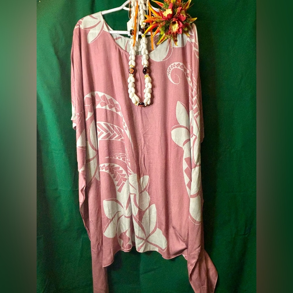 Pink pua poncho.